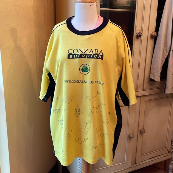 Yellow top - Picture 2 of 5